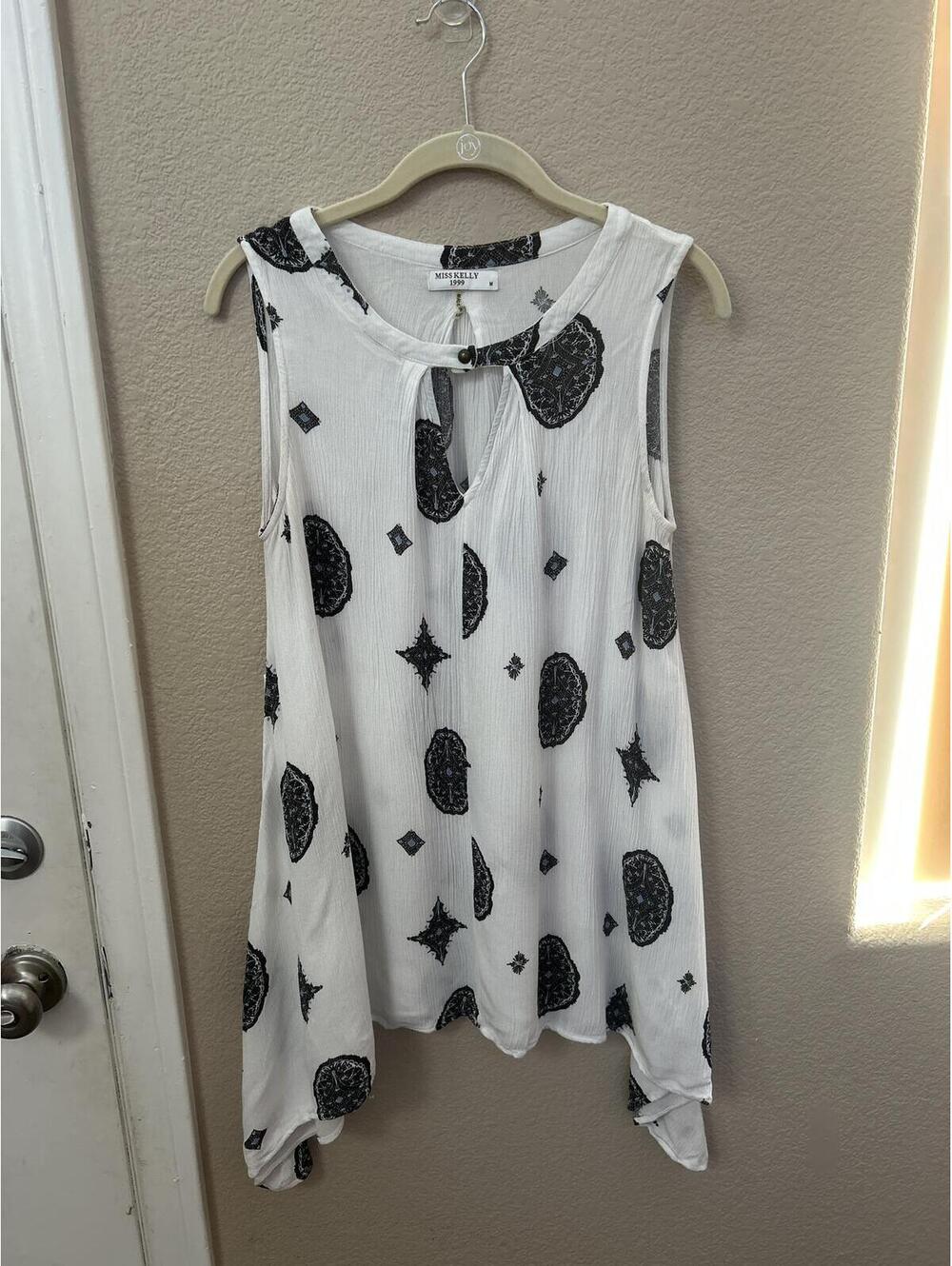 Miss Kelly 1999 White Sleeveless Top with Black Pattern, Size M
